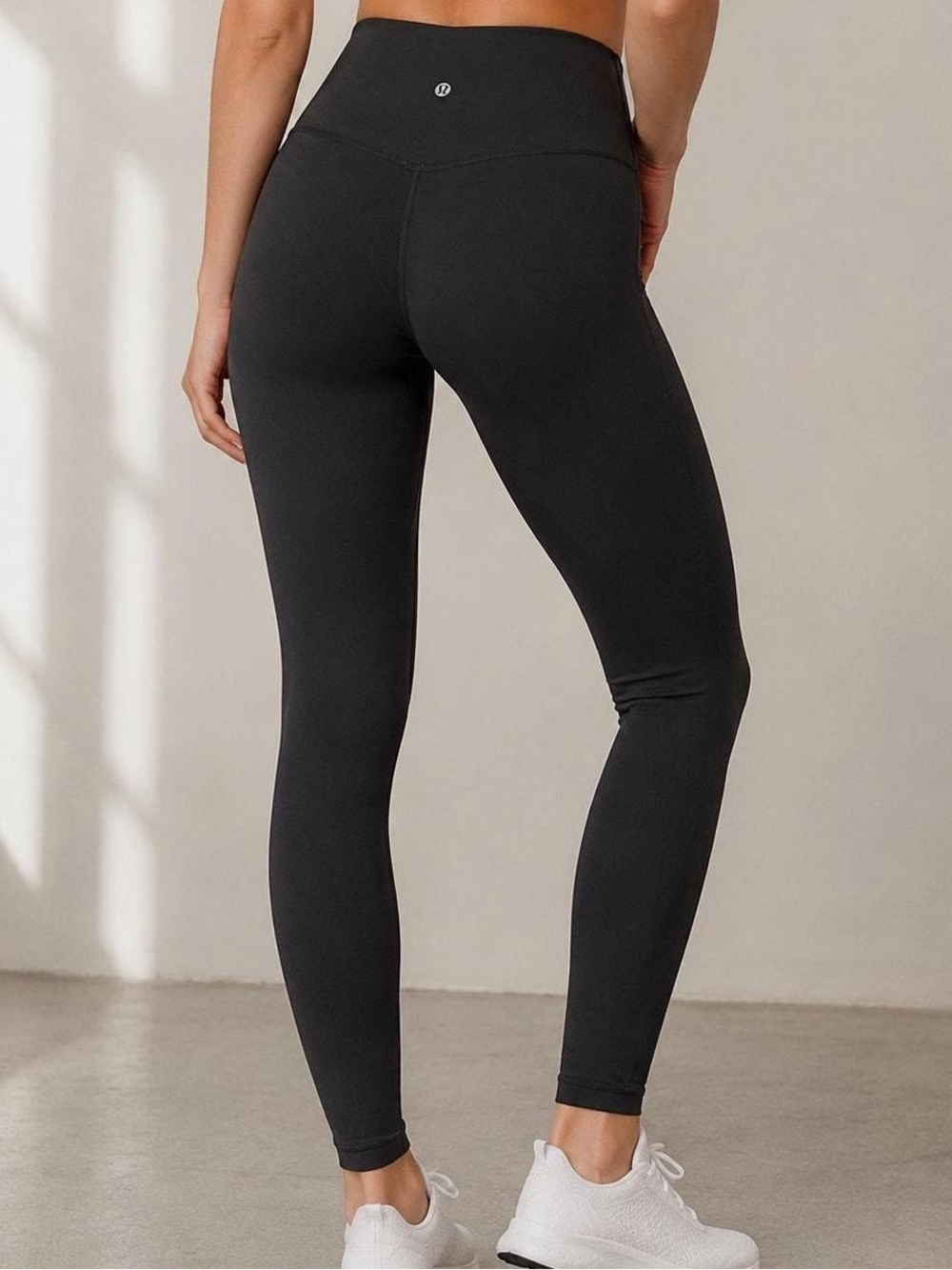 Lululemon Align High-Rise Pant
25"
Black Size 8